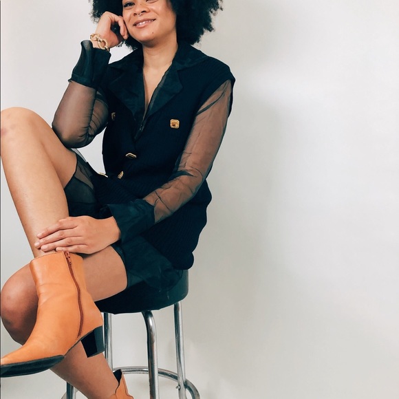 St. John ribbed button down V-neck vest - Picture 2 of 6